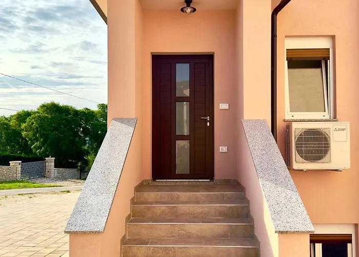 Marijan & Marija Apartment Bale